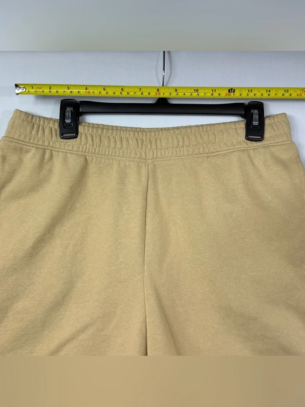 The North Face Men’s Evolution Khaki Shorts Size Medium